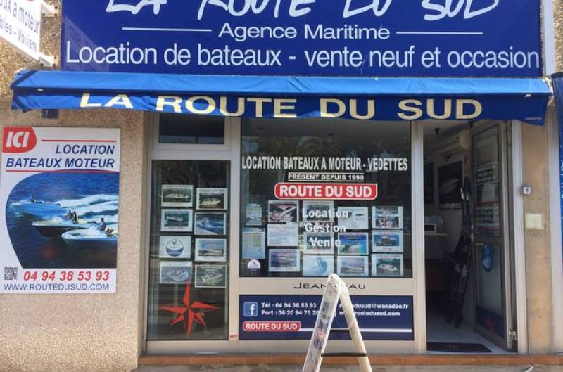 Location de bateaux Hyères - Port Saint-Pierre Route du Sud